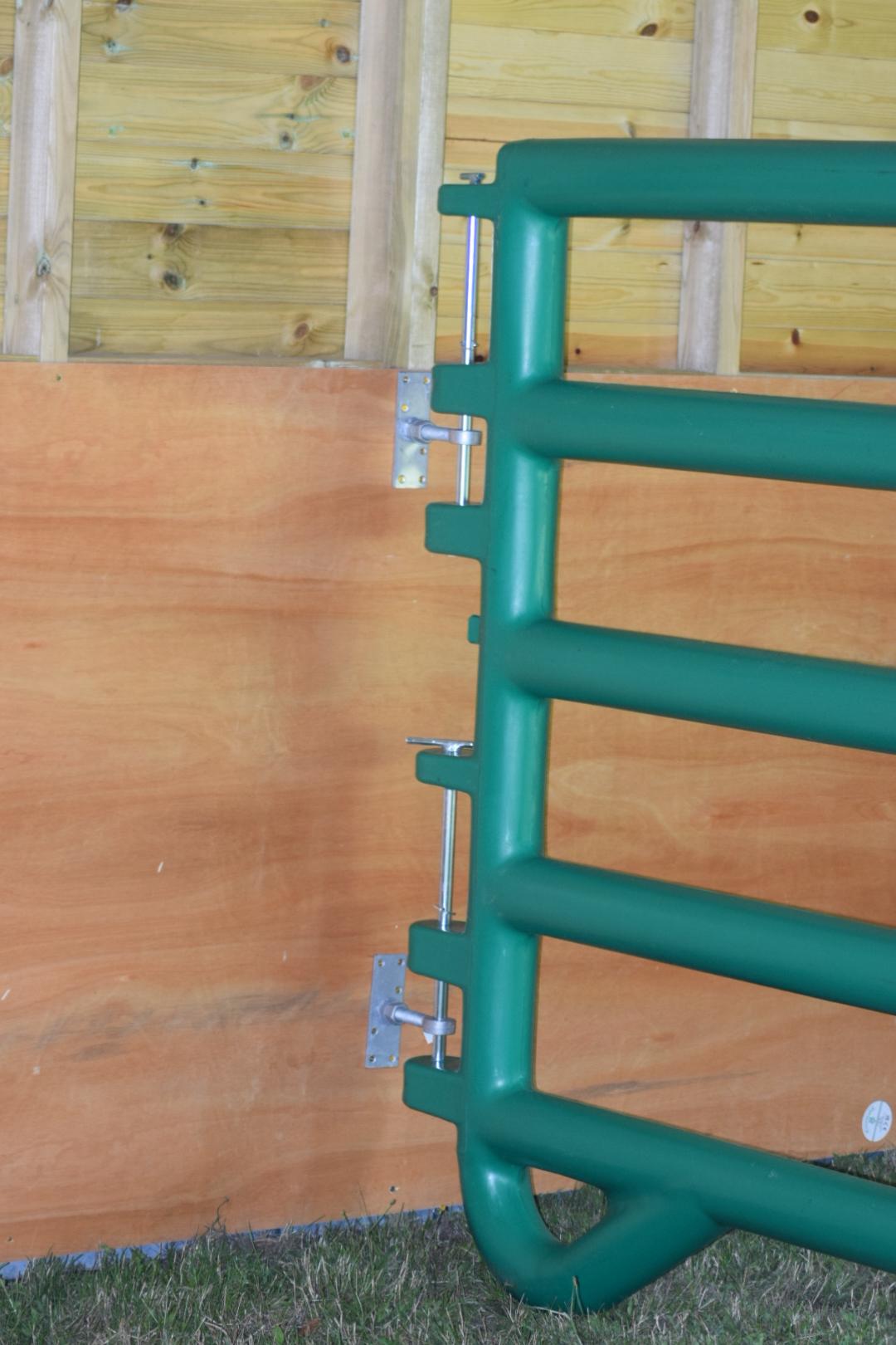 Duracorral Wall Bracket